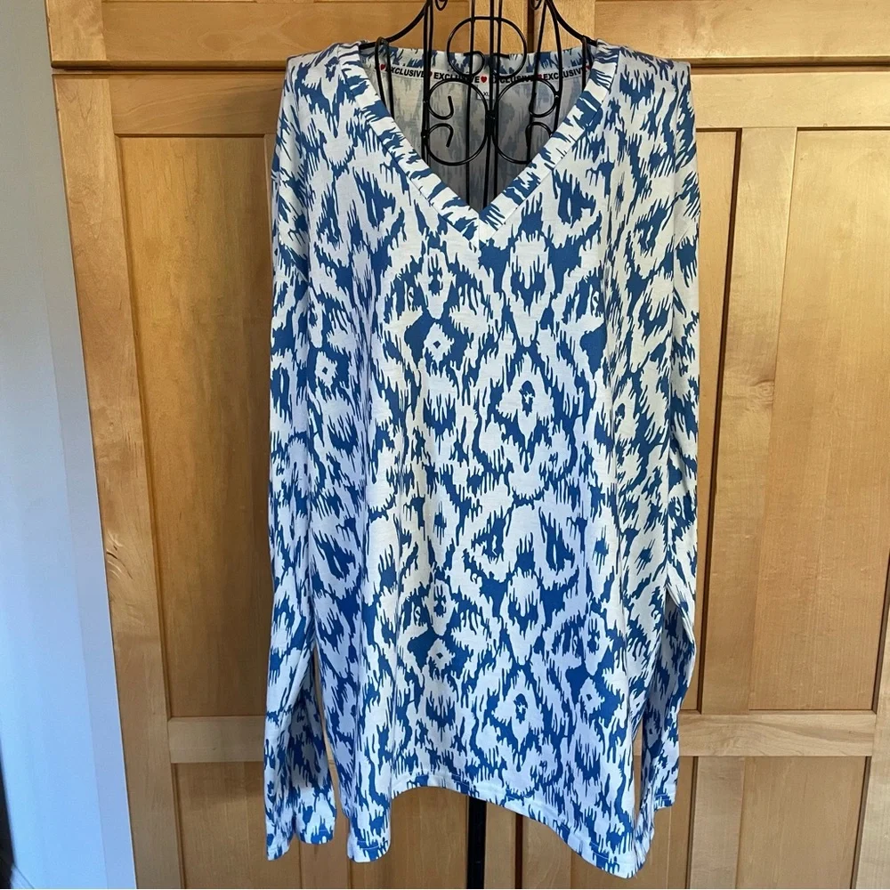 Exclusive blue and white long sleeve Top size XL - Picture 1 of 8